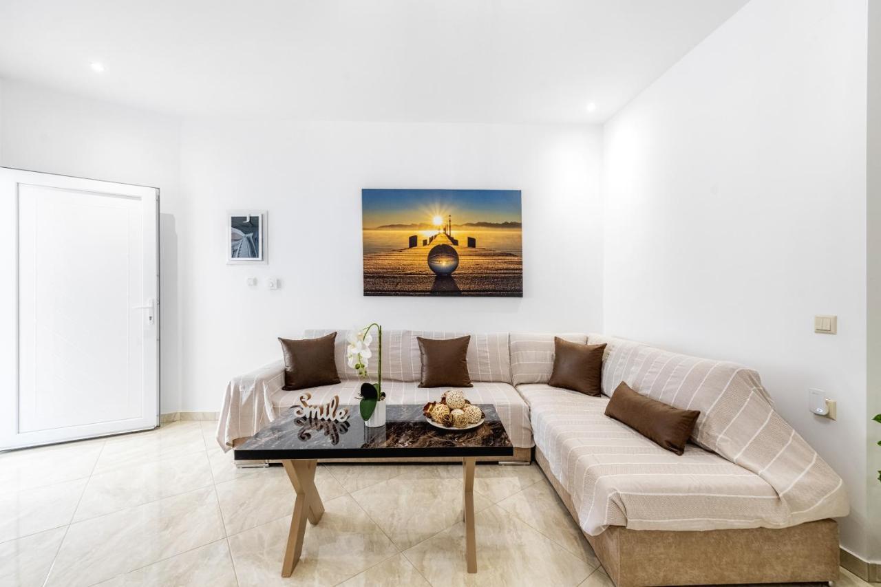 4You Luxury Apartments By Keyplanner Moraitika Extérieur photo