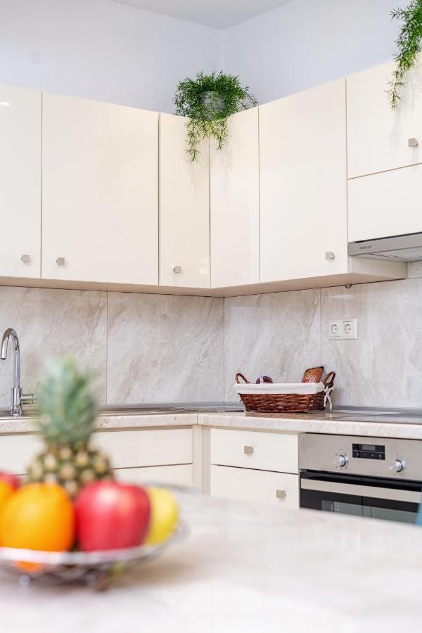 4You Luxury Apartments By Keyplanner Moraitika Extérieur photo