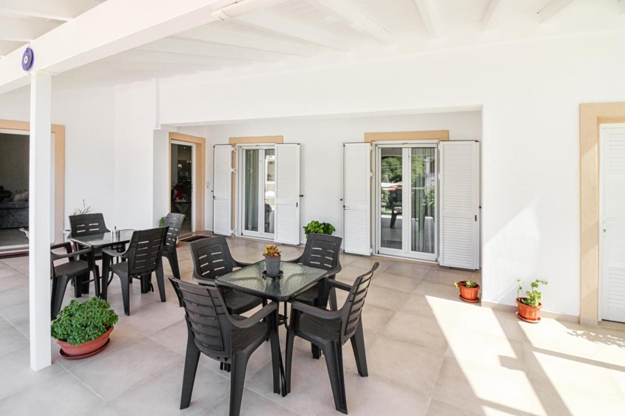 4You Luxury Apartments By Keyplanner Moraitika Extérieur photo